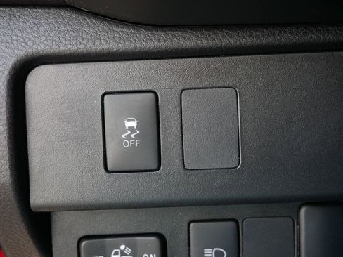 Certified 2023 Toyota Tacoma SR AWD/4WD image 28