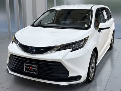 Certified 2022 Toyota Sienna LE