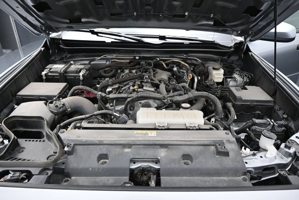 Used 2025 Toyota Tacoma TRD Off-Road AWD/4WD image 29