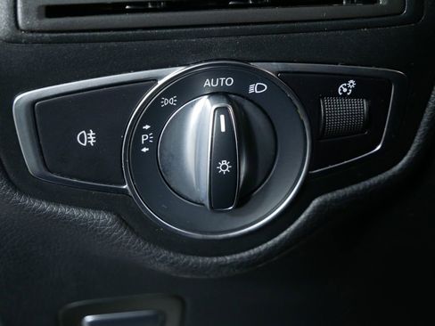 Used 2020 Mercedes-Benz GLC 300 GLC 300 image 24