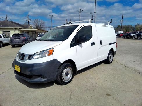 Used 2014 Nissan NV200 S w/ Cruise Control Package image 2