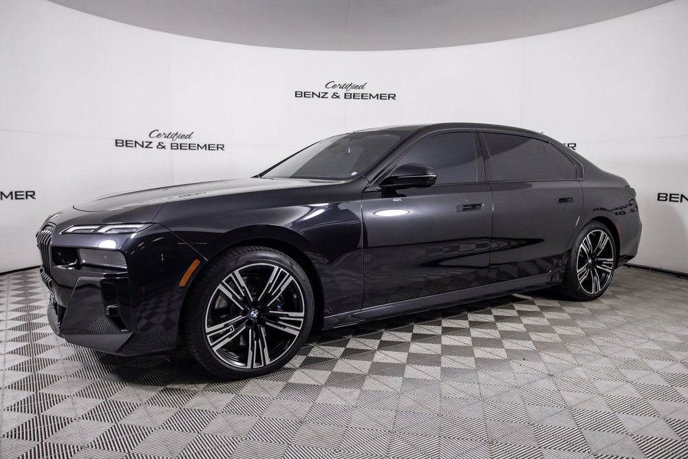 Used 2023 BMW 760i xDrive w/ Luxury Rear Seating Package AWD/4WD image 9