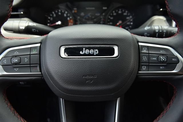 Used 2025 Jeep Compass Trailhawk AWD/4WD image 19