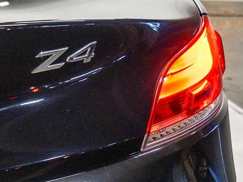 Used 2016 BMW Z4 sDrive28i w/ Technology Package image 11