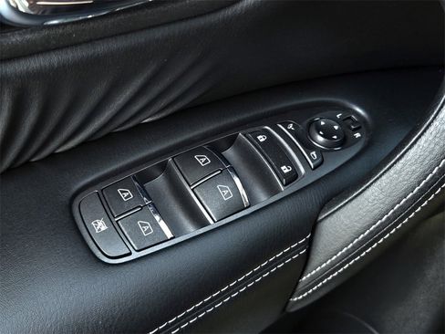 Used 2020 Nissan Armada SL w/ Premium Package image 10