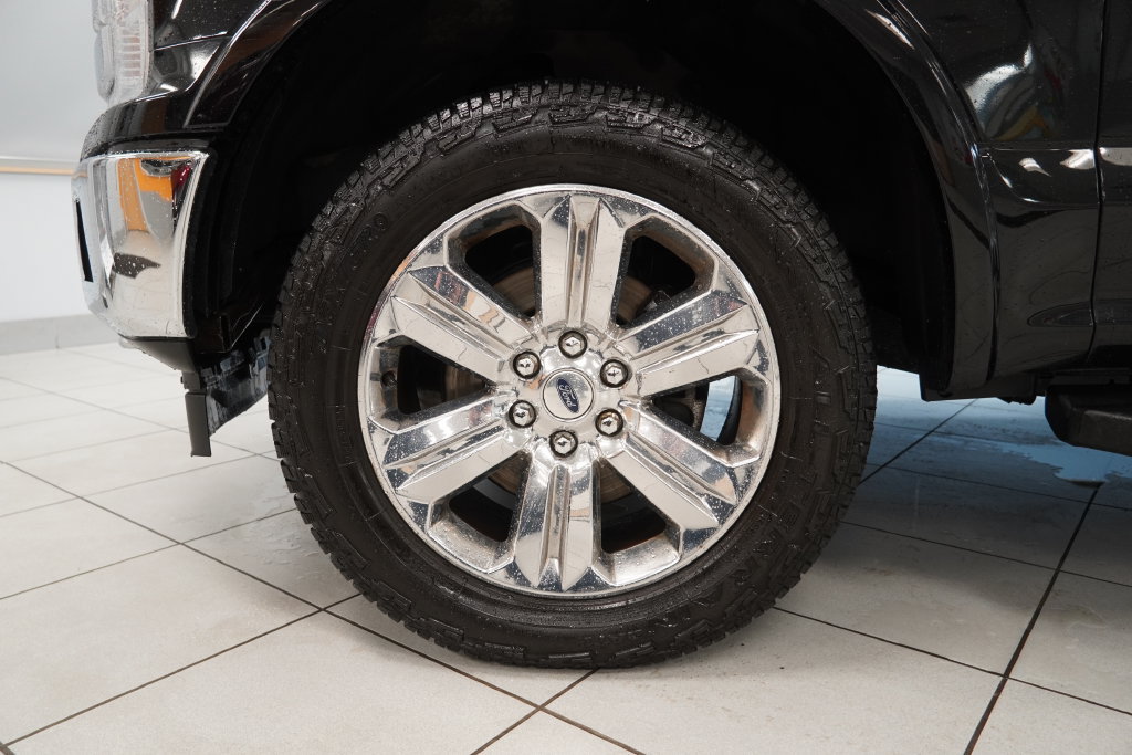 Used 2018 Ford F150 Lariat w/ Equipment Group 502A Luxury AWD/4WD image 16