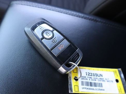 Used 2020 Ford Explorer XLT w/ Comfort Package AWD/4WD image 36