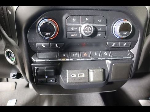 Used 2021 Chevrolet Silverado 1500 LT AWD/4WD image 19
