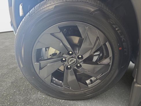 New 2026 Nissan Rogue SV image 32