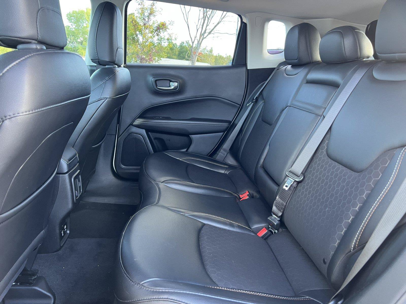 Used 2019 Jeep Compass Latitude w/ Popular Equipment Group AWD/4WD image 4