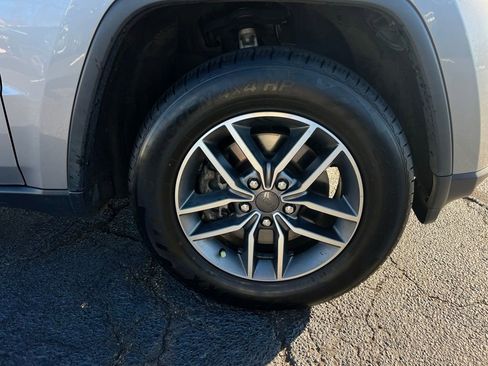 Used 2021 Jeep Grand Cherokee Limited image 13