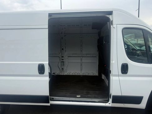 Used 2024 RAM ProMaster 2500 FWD image 27