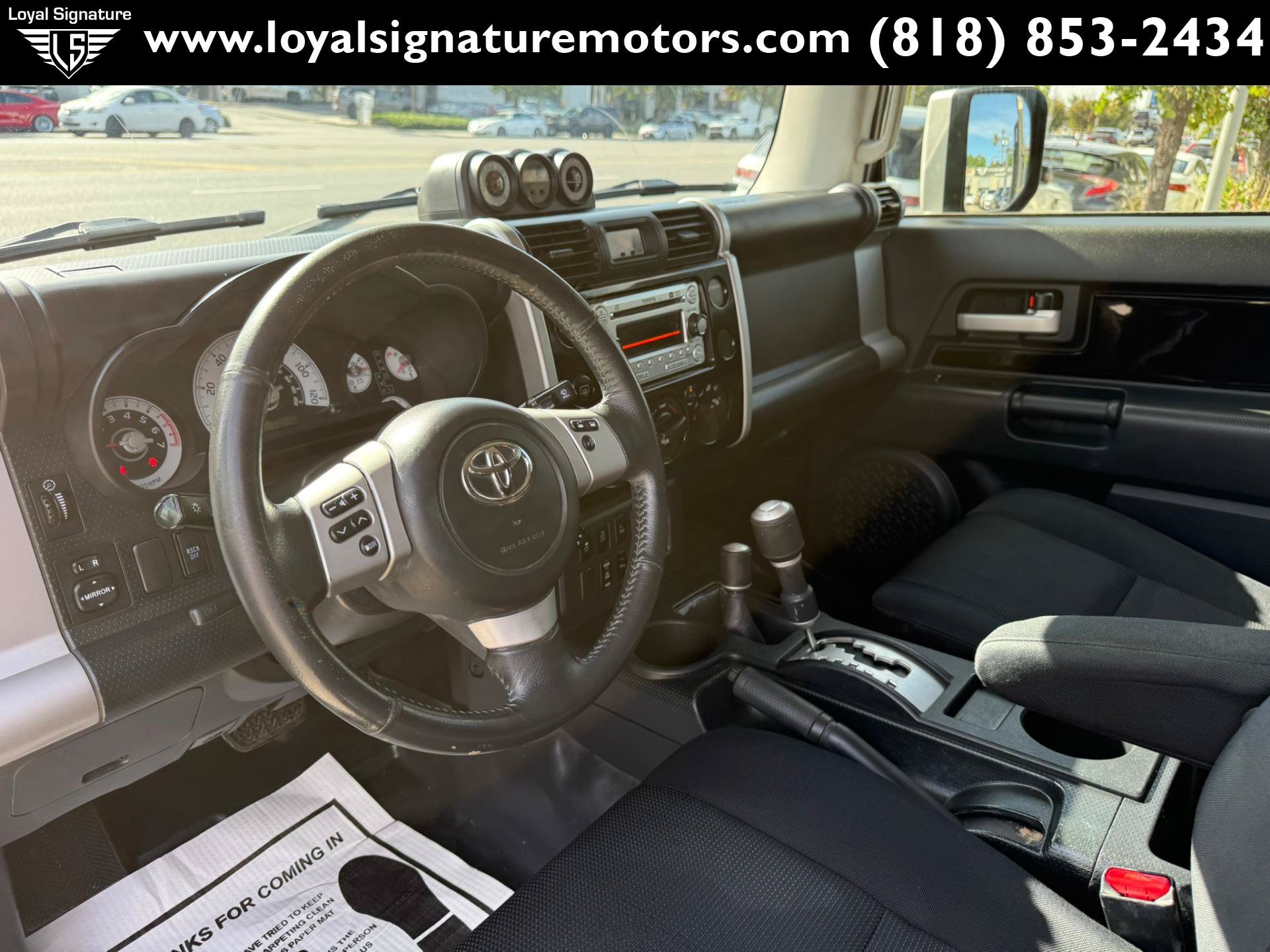 Used 2014 Toyota FJ Cruiser 4WD w/ Upgrade Package image 17
