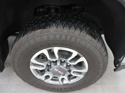 Used 2023 GMC Sierra 2500 SLE AWD/4WD image 3