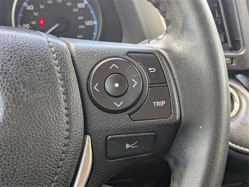 Used 2018 Toyota RAV4 XLE image 20