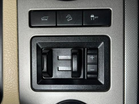 Used 2016 Ford Expedition EL XLT w/ Equipment Group 202A AWD/4WD image 39
