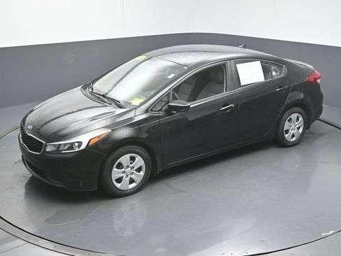 Used 2017 Kia Forte LX FWD image 41