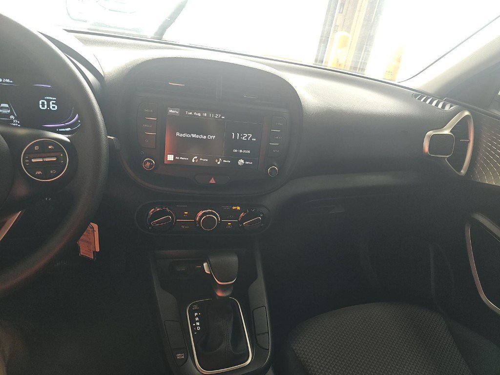 Certified 2025 Kia Soul LX w/ LX Technology Package FWD image 12