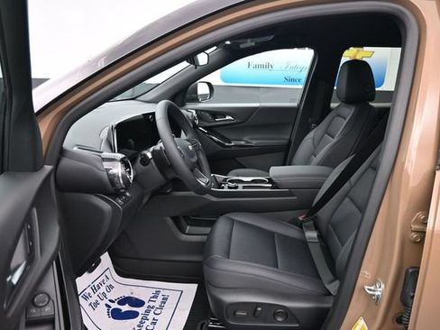 New 2027 Chevrolet Equinox LT w/ Convenience Package II FWD image 13