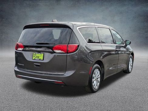 Certified 2018 Chrysler Pacifica Touring Plus image 4