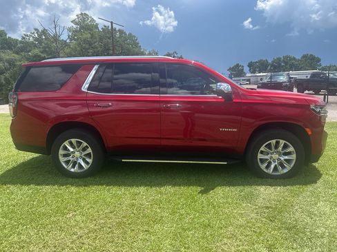 Used 2024 Chevrolet Tahoe Premier w/ Premium Package AWD/4WD image 9