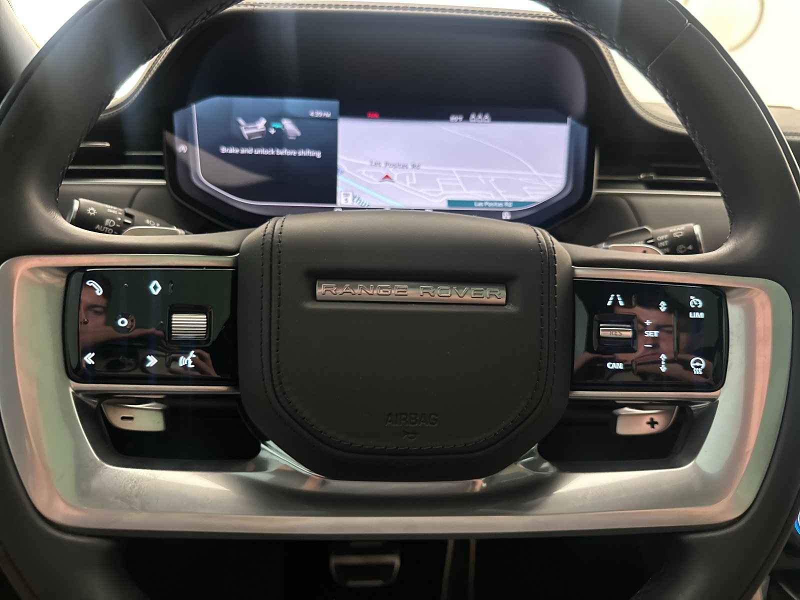 Used 2023 Land Rover Range Rover SV AWD/4WD image 23