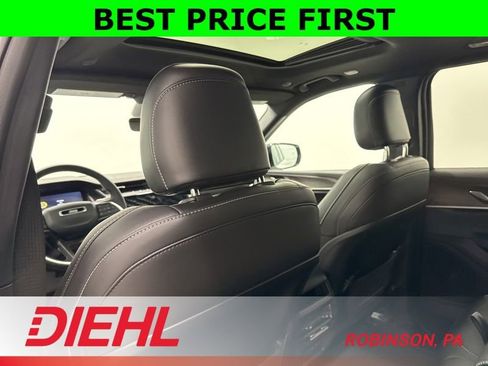 New 2026 Jeep Grand Cherokee Altitude AWD/4WD image 18