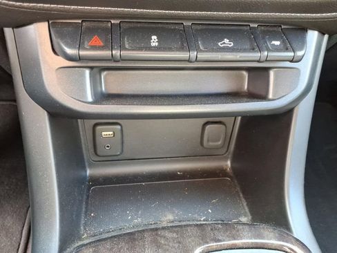 Used 2018 GMC Canyon SLE w/ SLE Convenience Package image 11