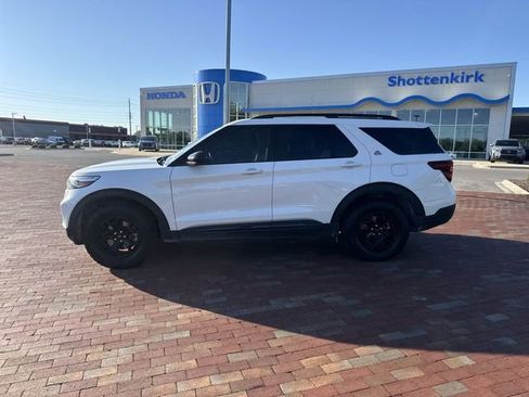 Used 2022 Ford Explorer Timberline w/ Timberline Technology Package image 3
