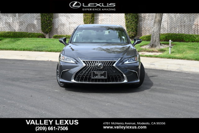 Used 2025 Lexus ES 300h w/ Premium Package FWD image 2