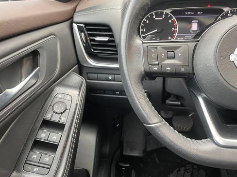 Used 2022 Nissan Rogue SV w/ SV Premium Package FWD image 13
