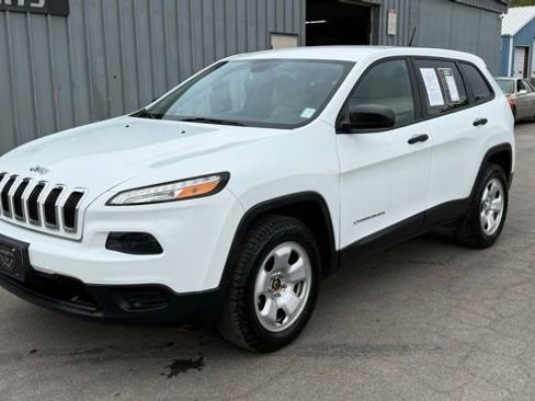 Used 2017 Jeep Cherokee Sport w/ Safety Group AWD/4WD image 3