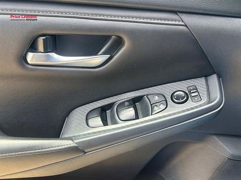 Used 2024 Nissan Sentra SV FWD image 19