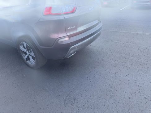 Used 2019 Jeep Cherokee Limited image 5