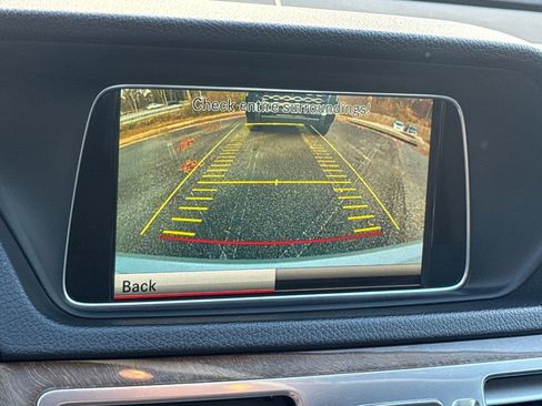 Used 2014 Mercedes-Benz E 350 Sedan image 33