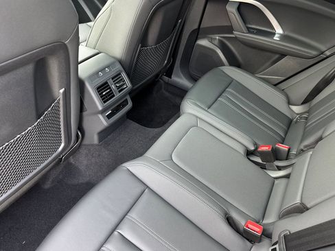 New 2025 Audi Q5 Premium image 9