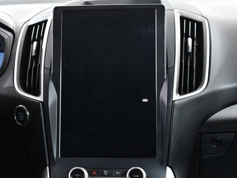 Used 2023 Ford Edge SEL w/ Convenience Package image 9