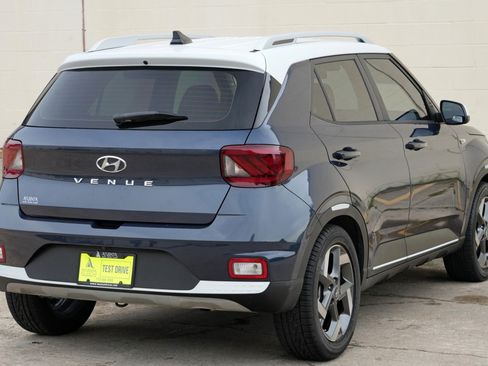 Used 2022 Hyundai Venue Limited FWD image 47
