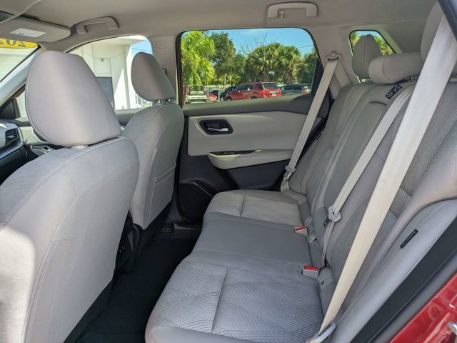 Used 2025 Nissan Rogue SV AWD/4WD image 14