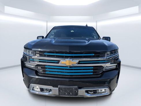 Used 2019 Chevrolet Silverado 1500 High Country w/ Technology Package AWD/4WD image 8