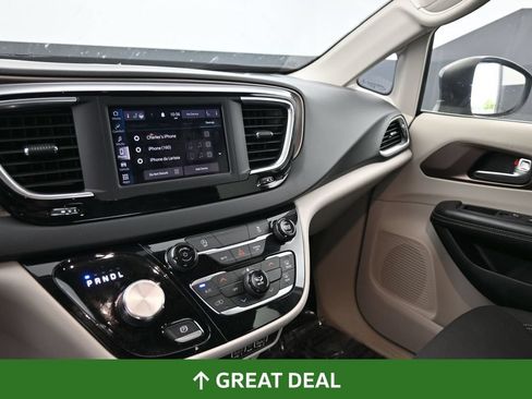 Used 2023 Chrysler Voyager LX FWD image 25