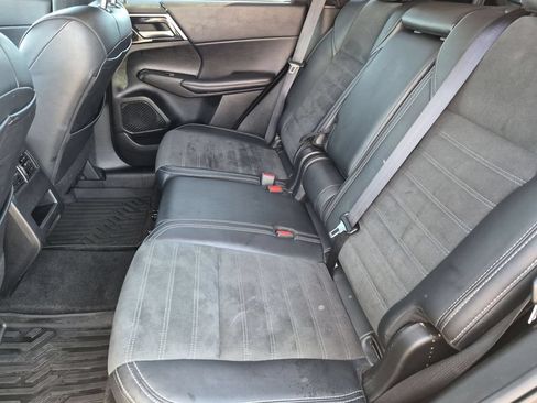 Used 2024 Mitsubishi Outlander SE FWD image 26