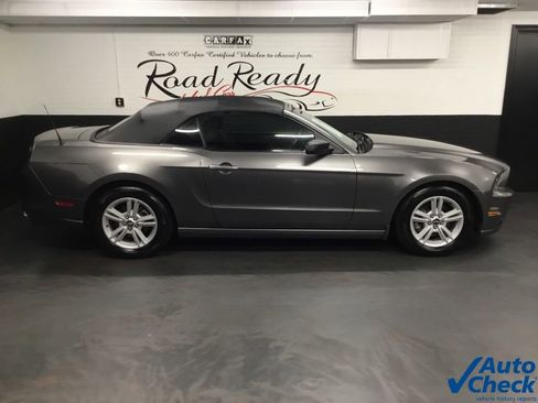 Used 2014 Ford Mustang Convertible image 12
