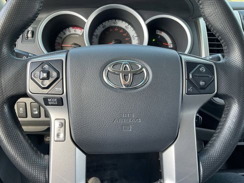 Used 2015 Toyota Tacoma 4x4 Double Cab image 11
