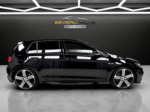 Used 2018 Volkswagen Golf R 4-Door AWD/4WD image 6