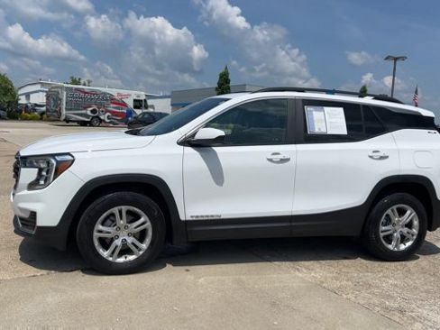 Certified 2023 GMC Terrain SLE w/ Driver Convenience Package AWD/4WD image 5