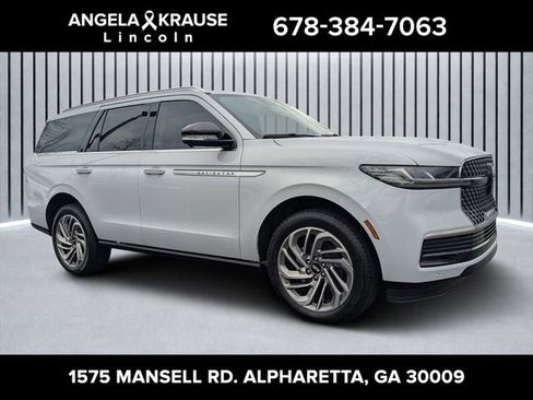 New 2026 Lincoln Navigator Reserve image 1