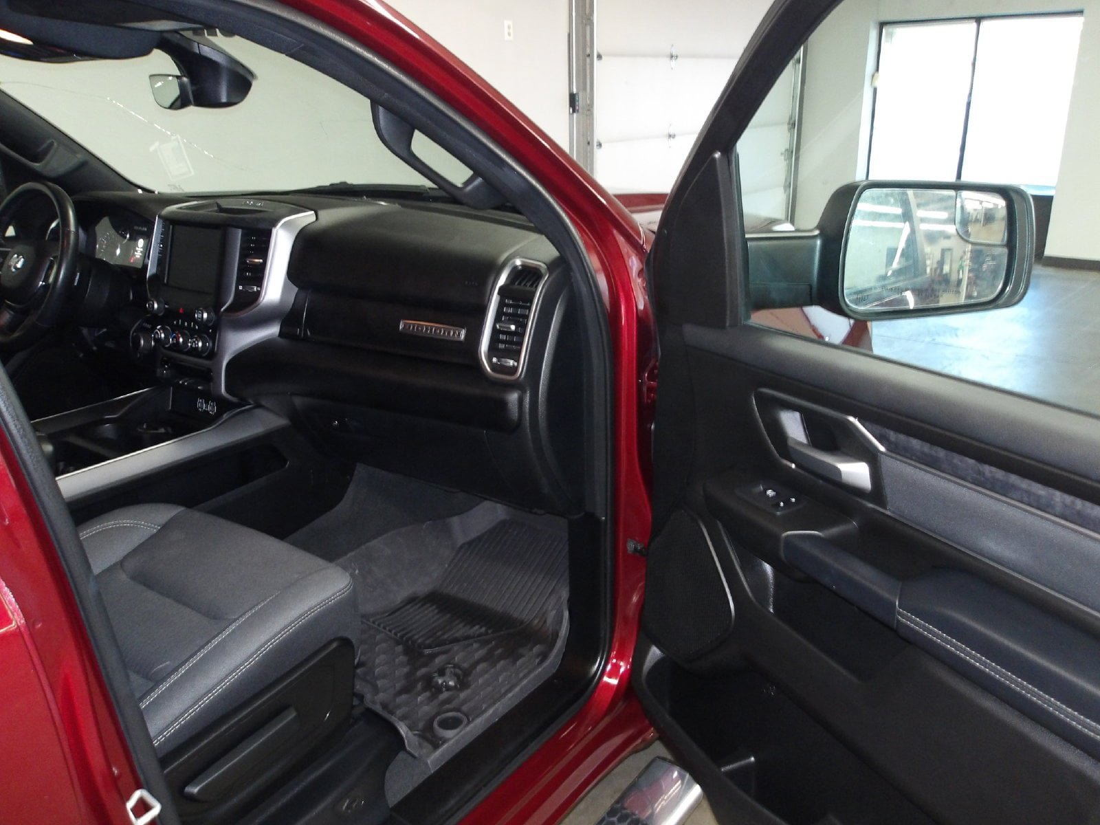Used 2024 RAM 1500 Big Horn AWD/4WD image 15