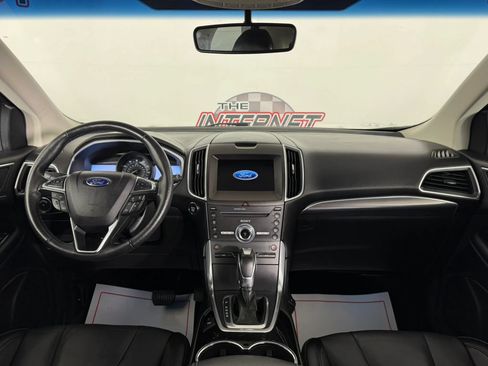 Used 2017 Ford Edge Titanium w/ Technology Package FWD image 11