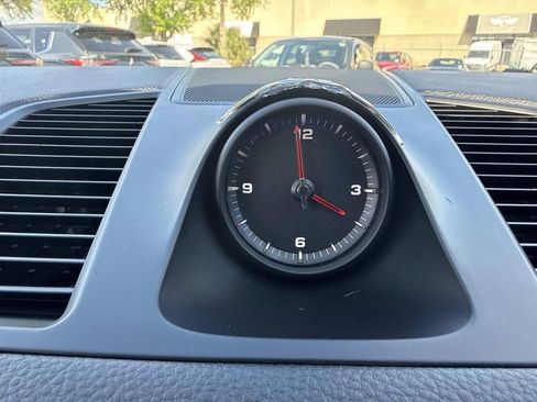 Used 2022 Porsche Cayenne Platinum Edition image 29